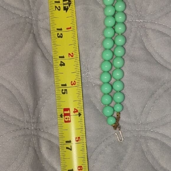 Elegant Mint Green Beaded Necklace - Picture 4 of 4